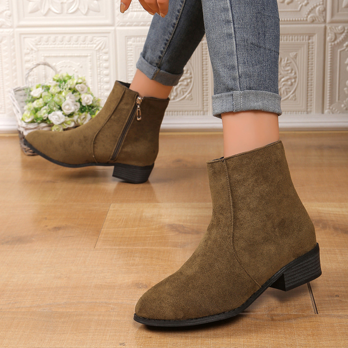Suede Dr Martens Chunky Heel Short Women's Boots